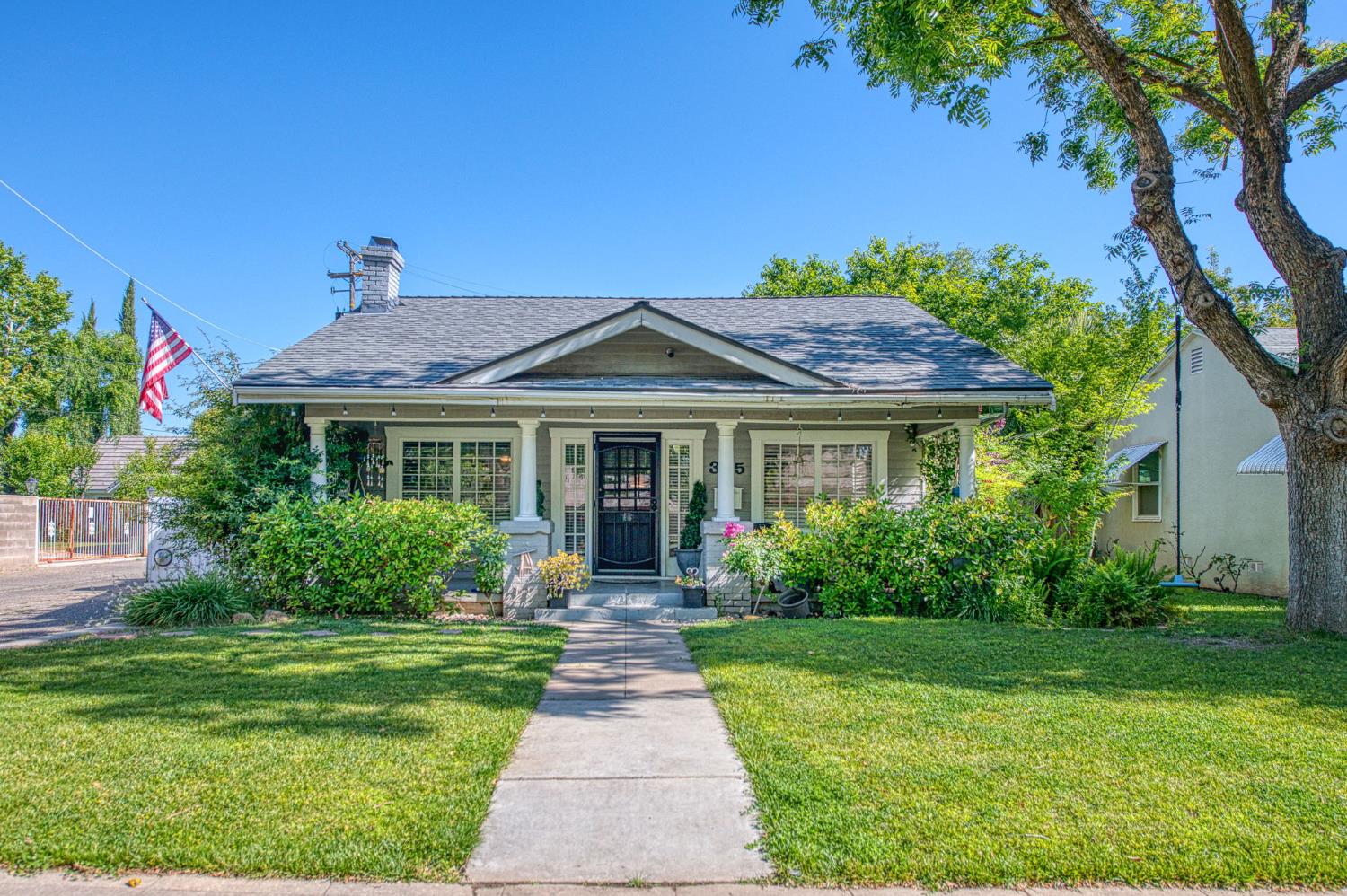 325 E Simpson Ave, Fresno, CA 93704