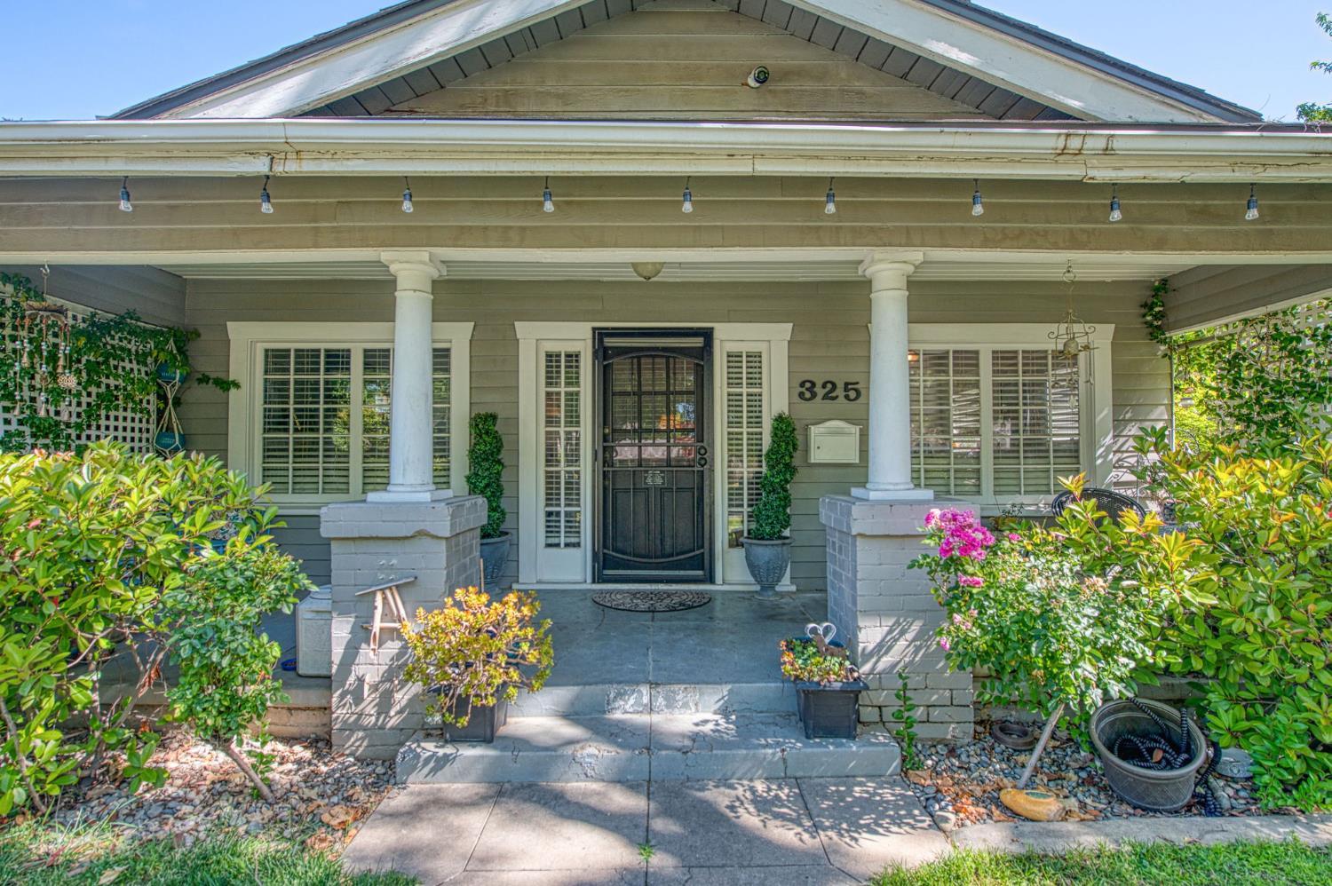 325 E Simpson Ave, Fresno, CA 93704