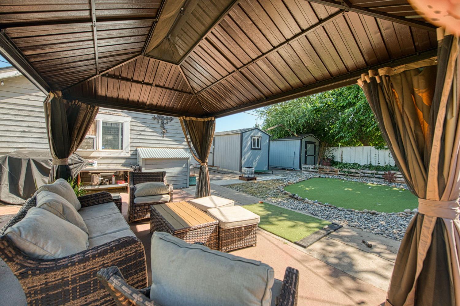 325 E Simpson Ave, Fresno, CA 93704