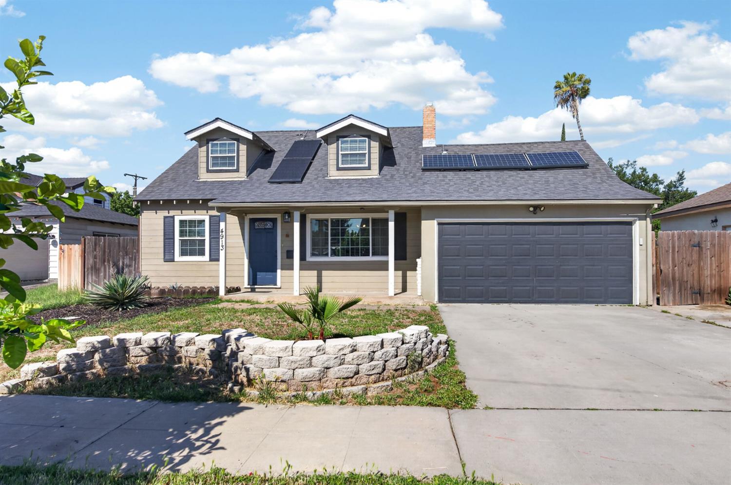 4913 N Diana St, Clovis, CA 93726
