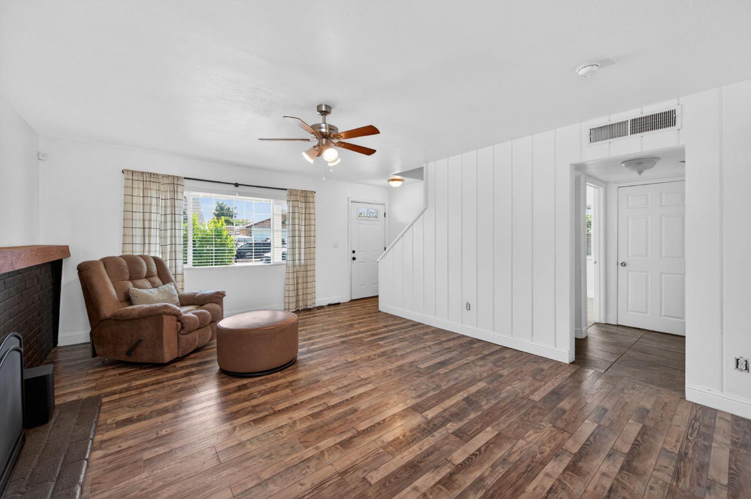 4913 N Diana St, Clovis, CA 93726