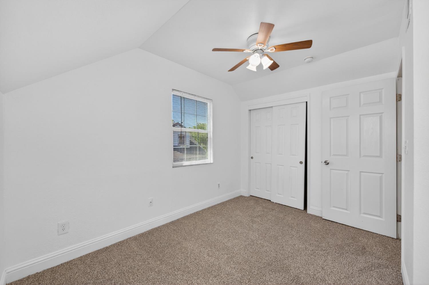 4913 N Diana St, Clovis, CA 93726