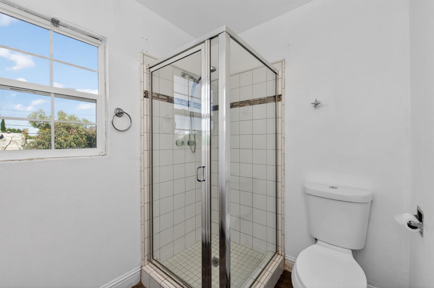 4913 N Diana St, Clovis, CA 93726