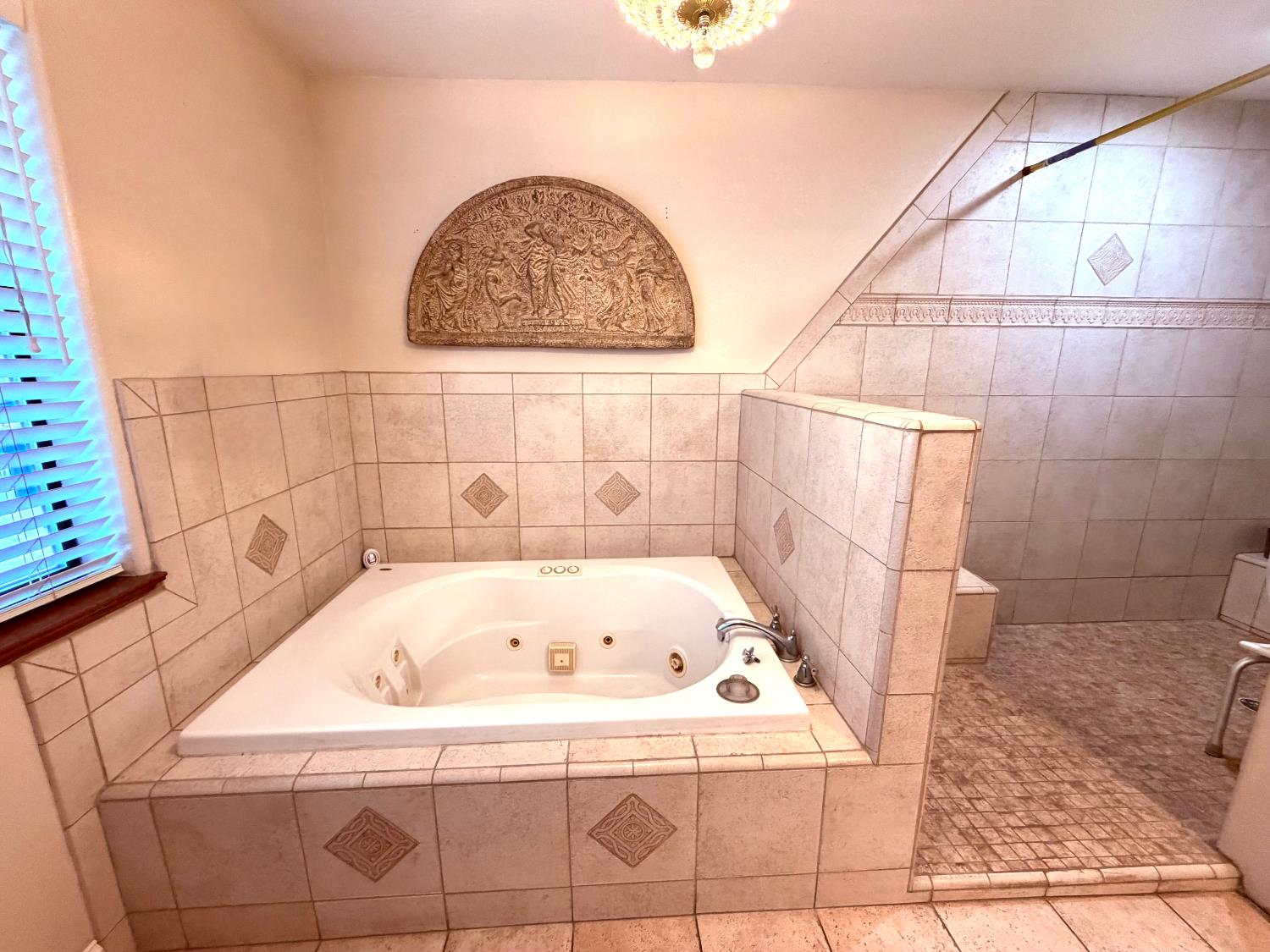 844 W Nebraska Ave, Dinuba, CA 93618