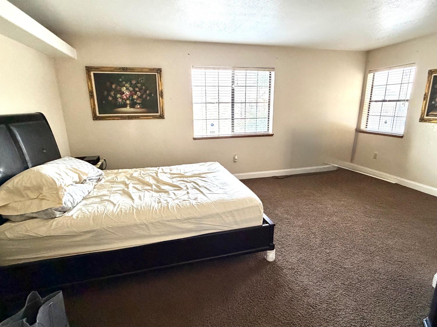 844 W Nebraska Ave, Dinuba, CA 93618