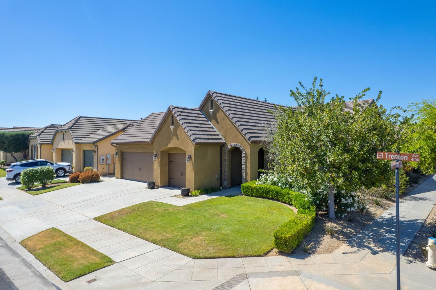 4199 Trenton Ave, Clovis, CA 93619