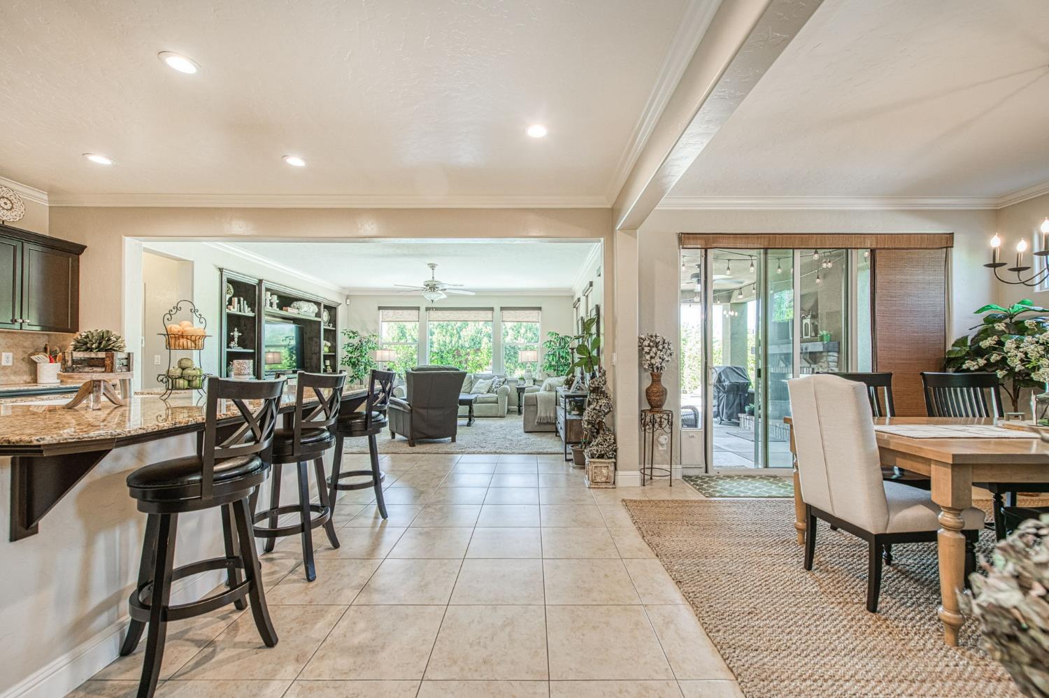 4199 Trenton Ave, Clovis, CA 93619