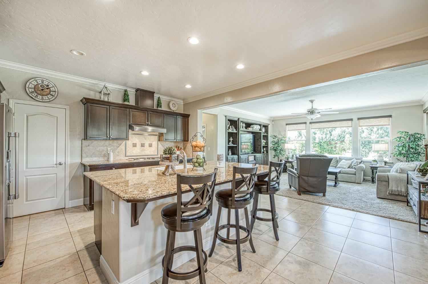 4199 Trenton Ave, Clovis, CA 93619