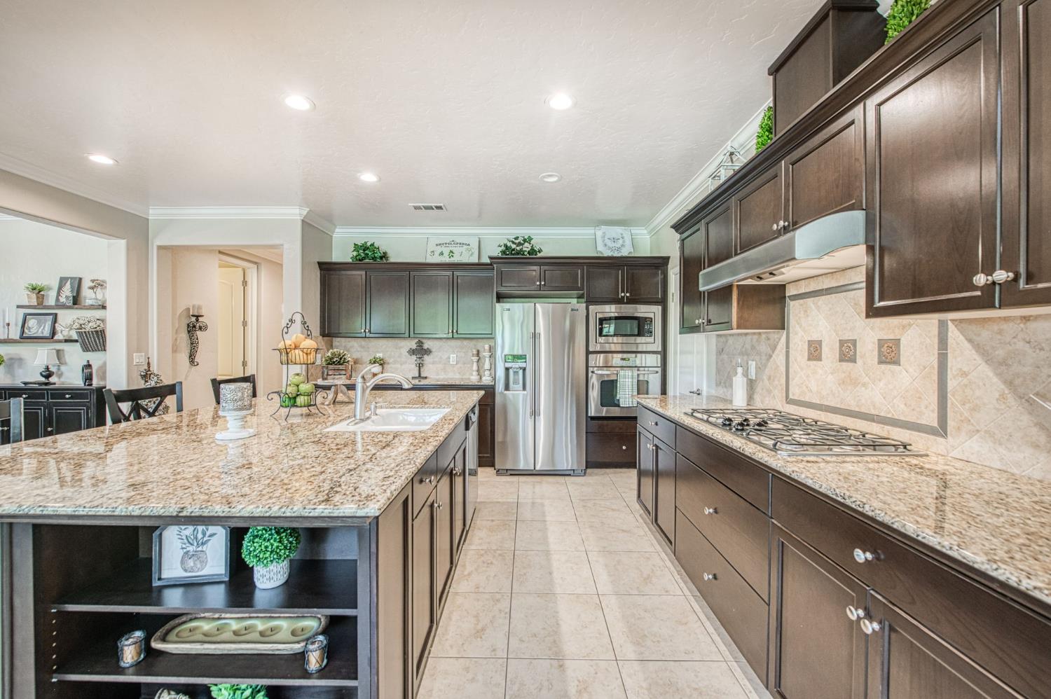 4199 Trenton Ave, Clovis, CA 93619