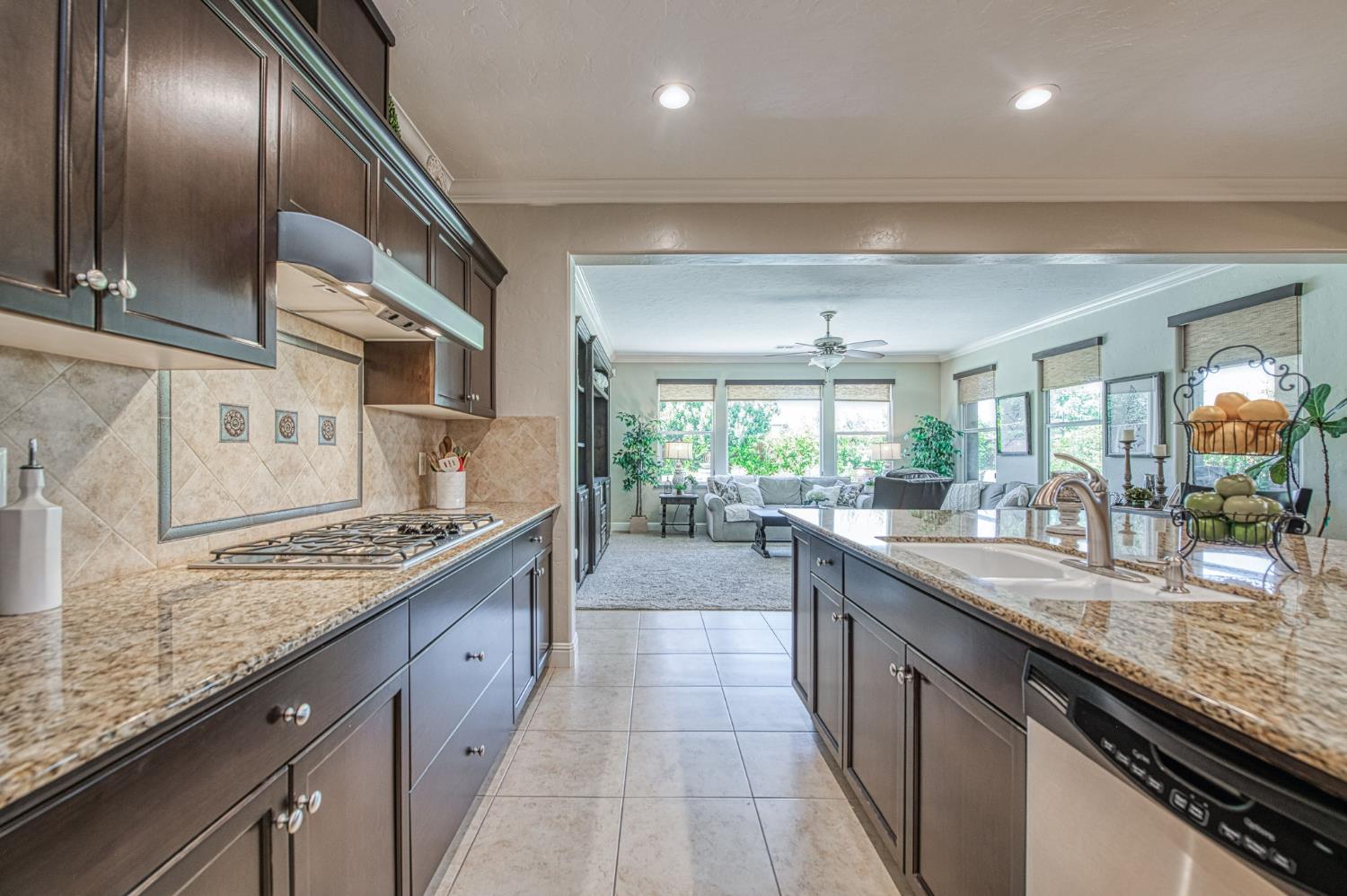 4199 Trenton Ave, Clovis, CA 93619