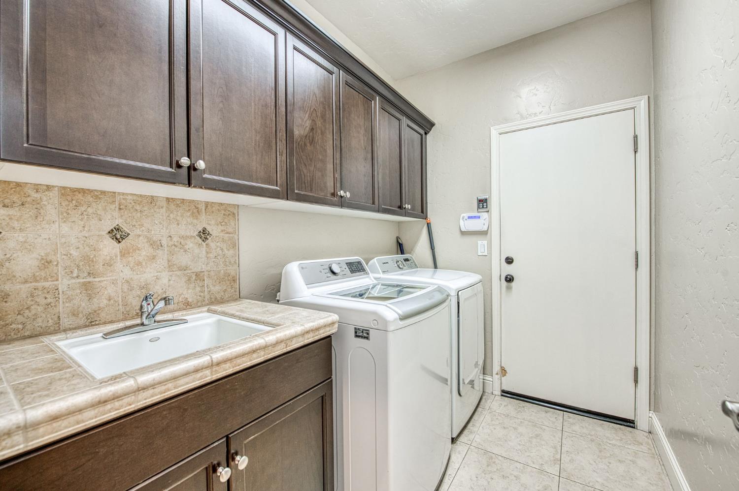 4199 Trenton Ave, Clovis, CA 93619