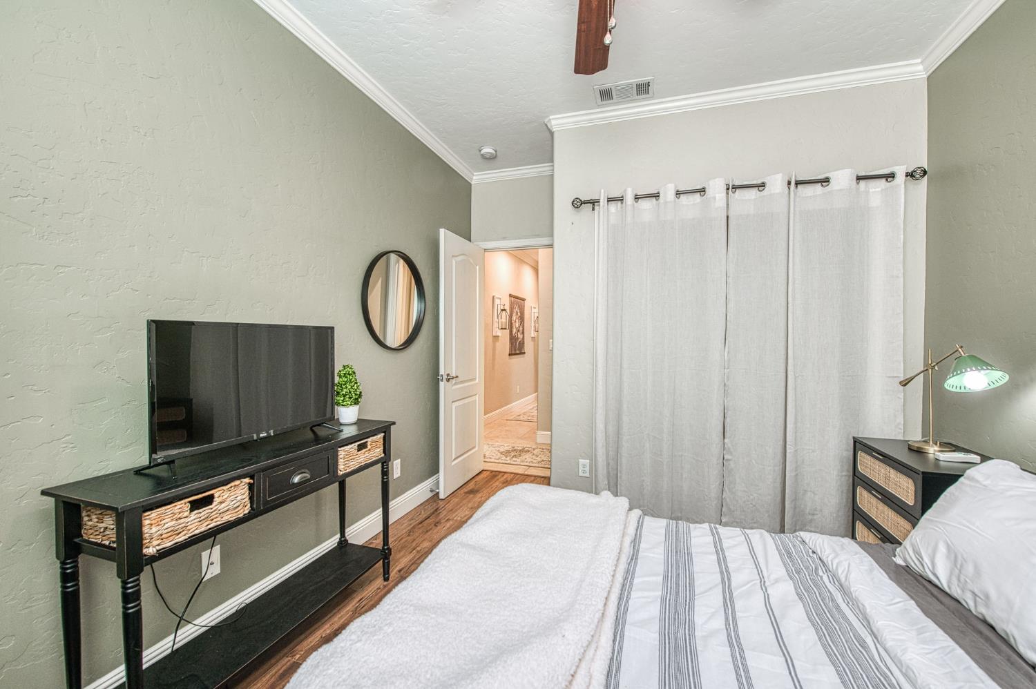 4199 Trenton Ave, Clovis, CA 93619