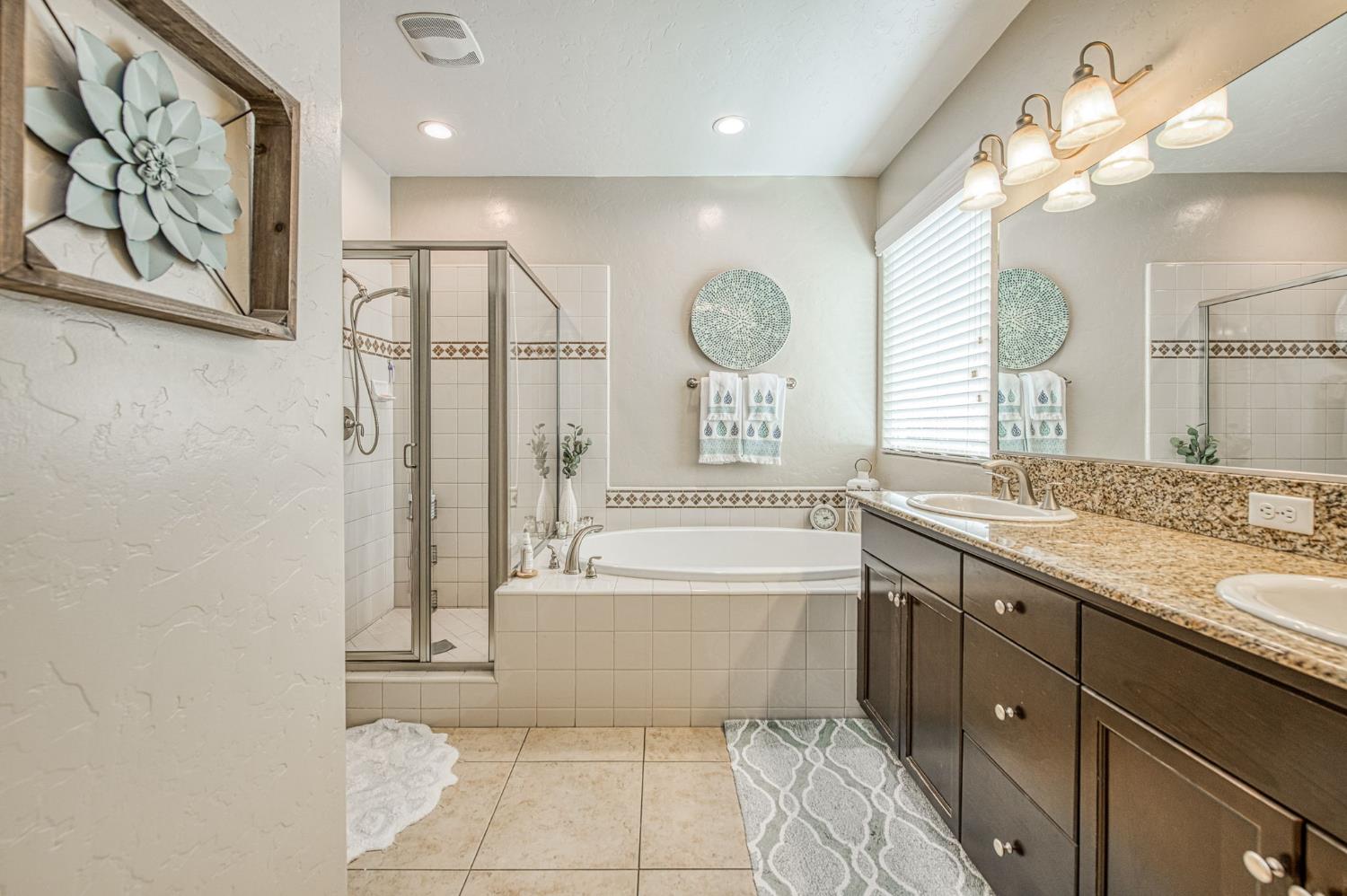 4199 Trenton Ave, Clovis, CA 93619