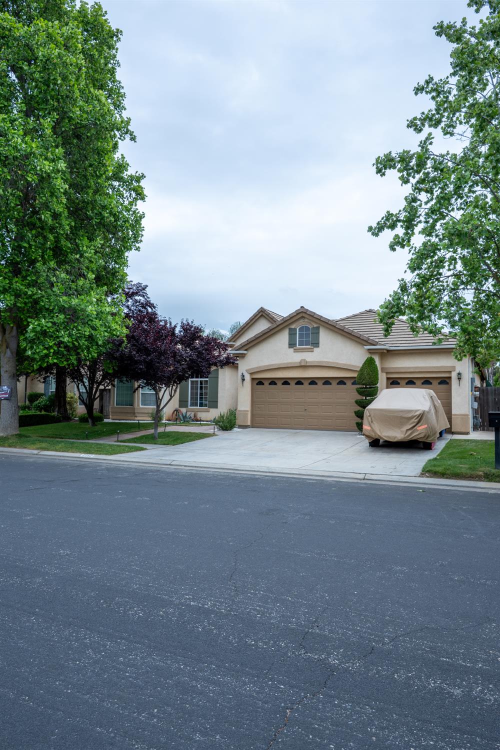 2162 Everglade Ave, Clovis, CA 93619
