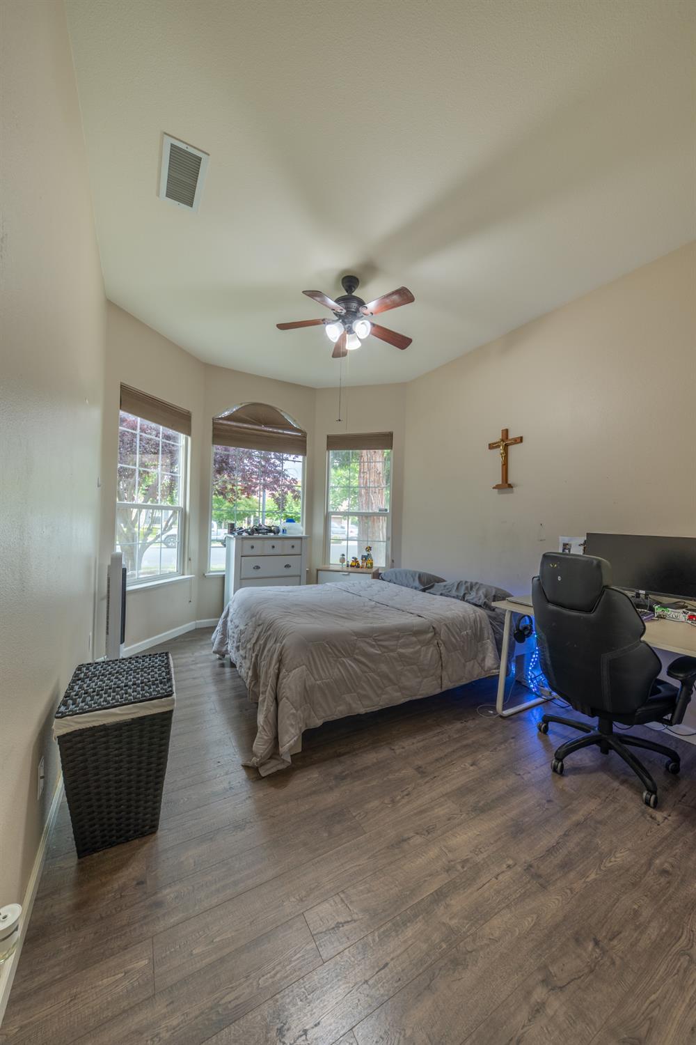 2162 Everglade Ave, Clovis, CA 93619