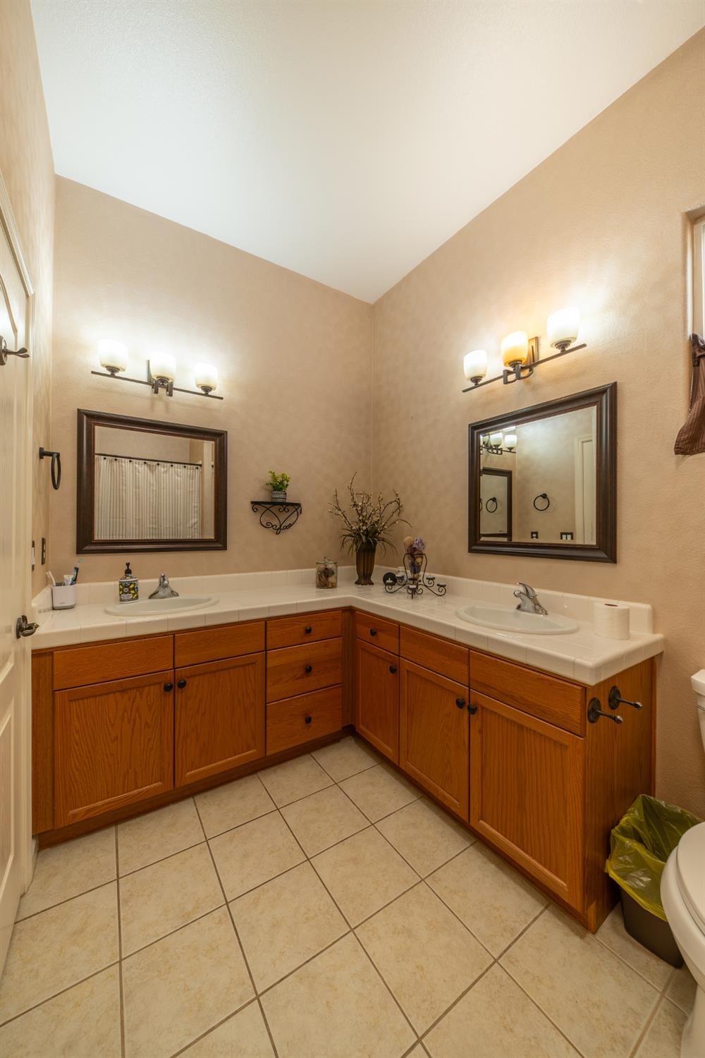 2162 Everglade Ave, Clovis, CA 93619