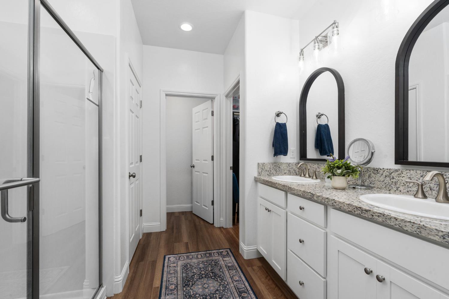 727 Howard St, Kingsburg, CA 93631