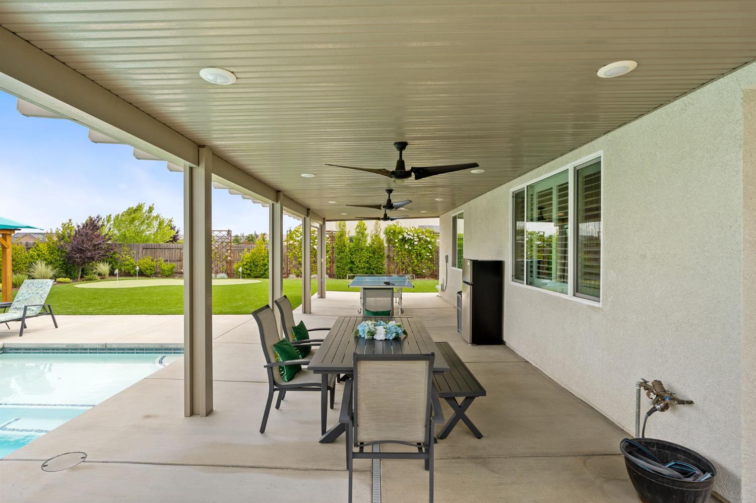 727 Howard St, Kingsburg, CA 93631