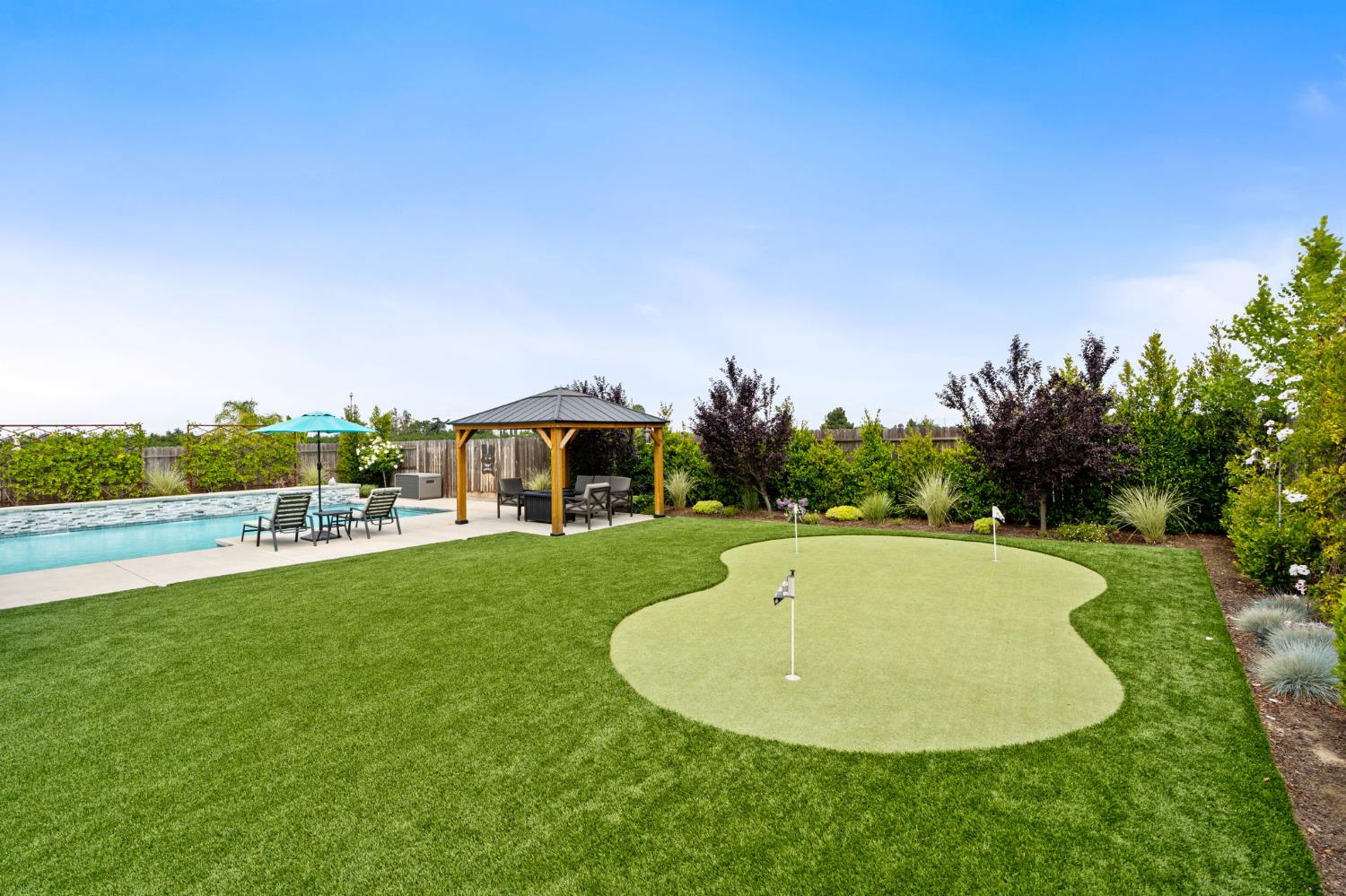 727 Howard St, Kingsburg, CA 93631