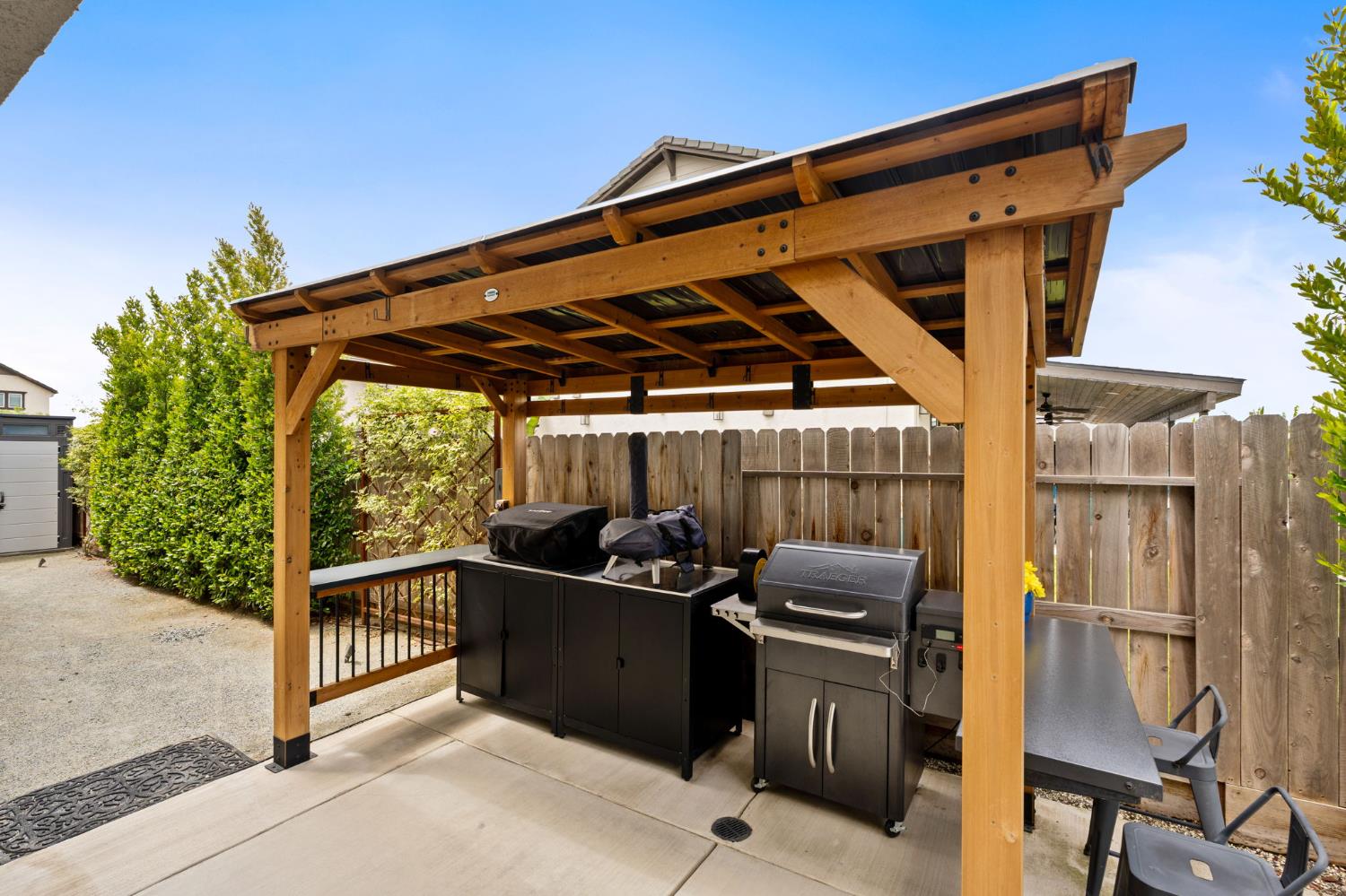 727 Howard St, Kingsburg, CA 93631