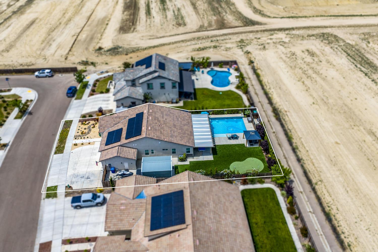 727 Howard St, Kingsburg, CA 93631