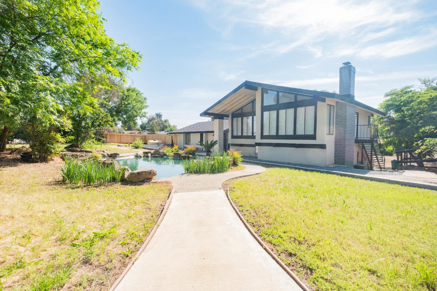 5451 Amber Ave, Clovis, CA 93619