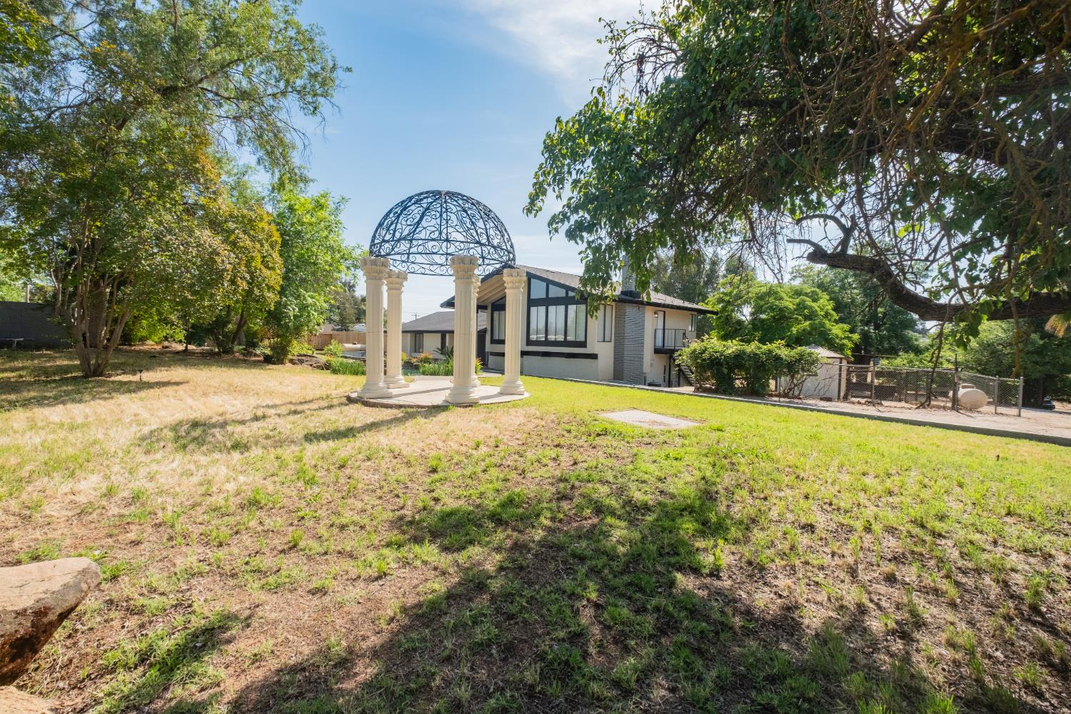 5451 Amber Ave, Clovis, CA 93619