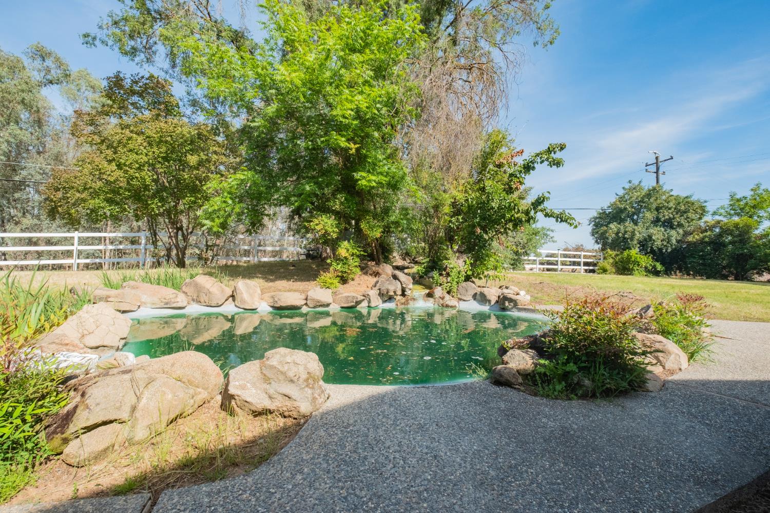 5451 Amber Ave, Clovis, CA 93619