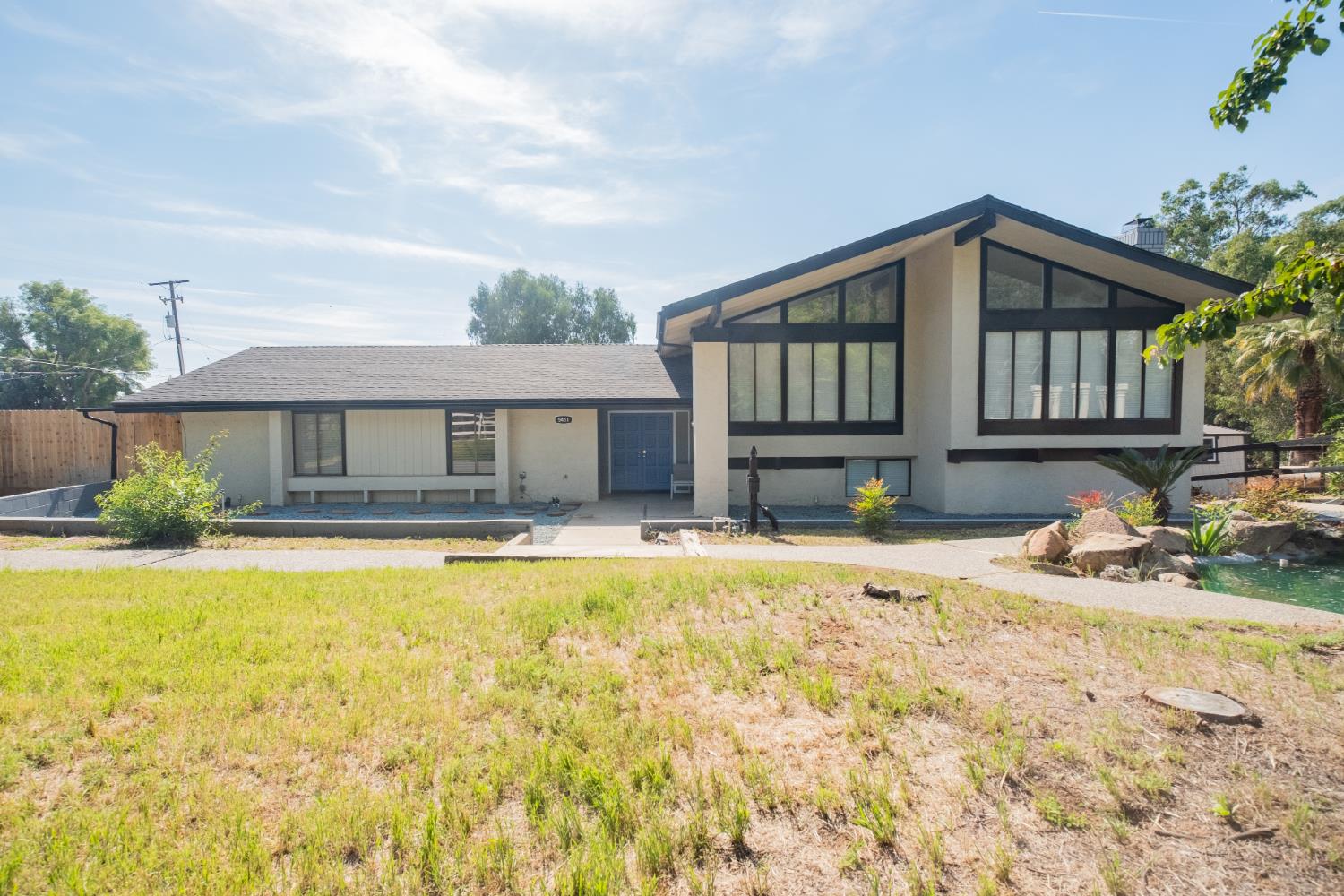 5451 Amber Ave, Clovis, CA 93619
