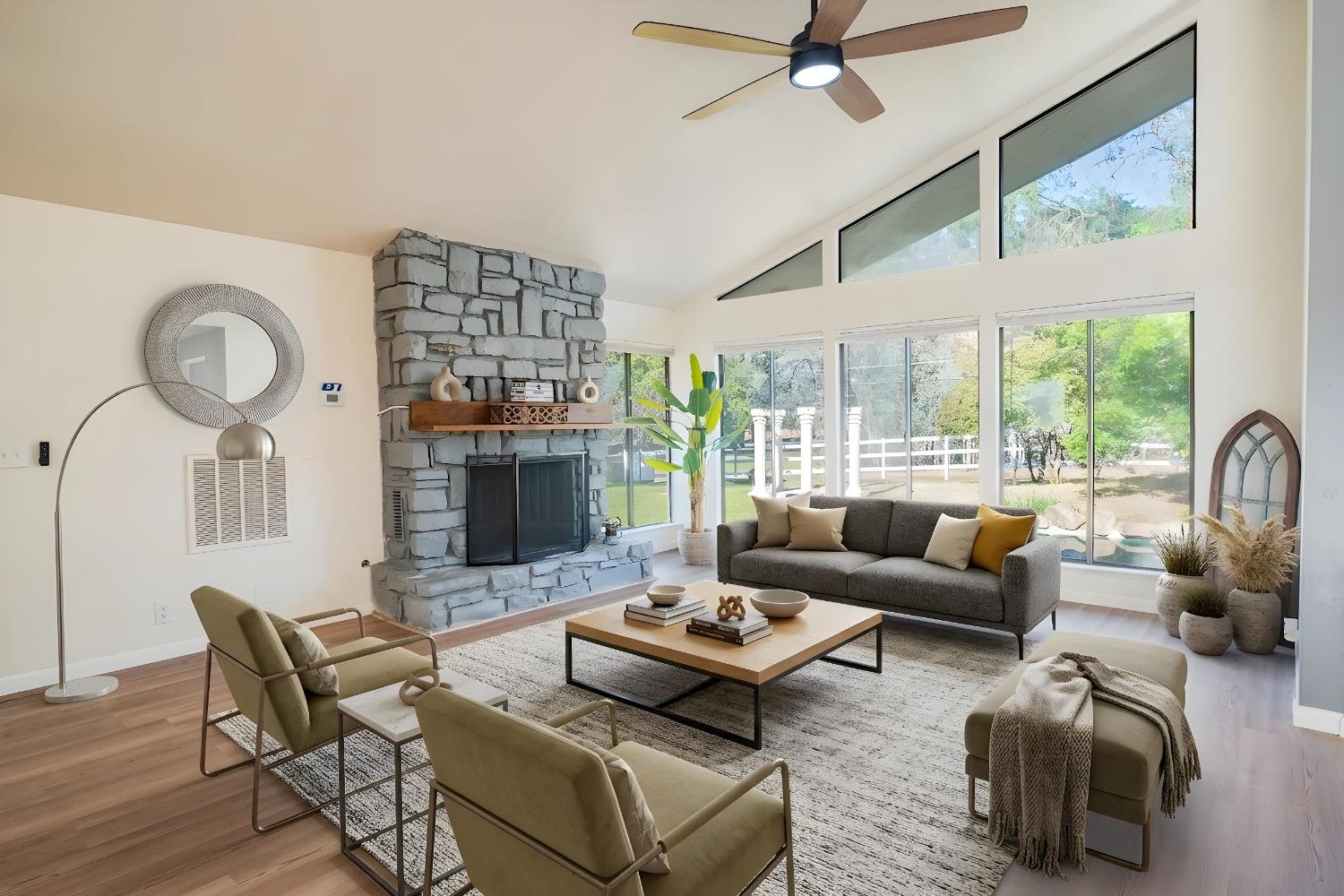 5451 Amber Ave, Clovis, CA 93619
