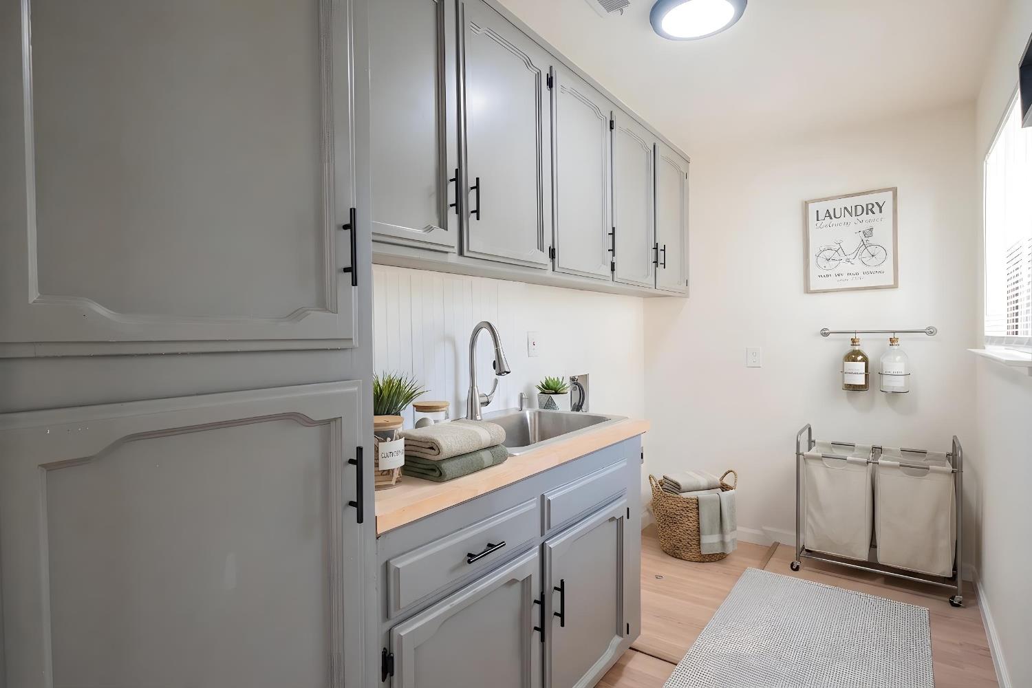 5451 Amber Ave, Clovis, CA 93619