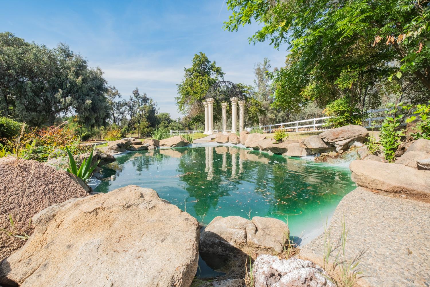 5451 Amber Ave, Clovis, CA 93619