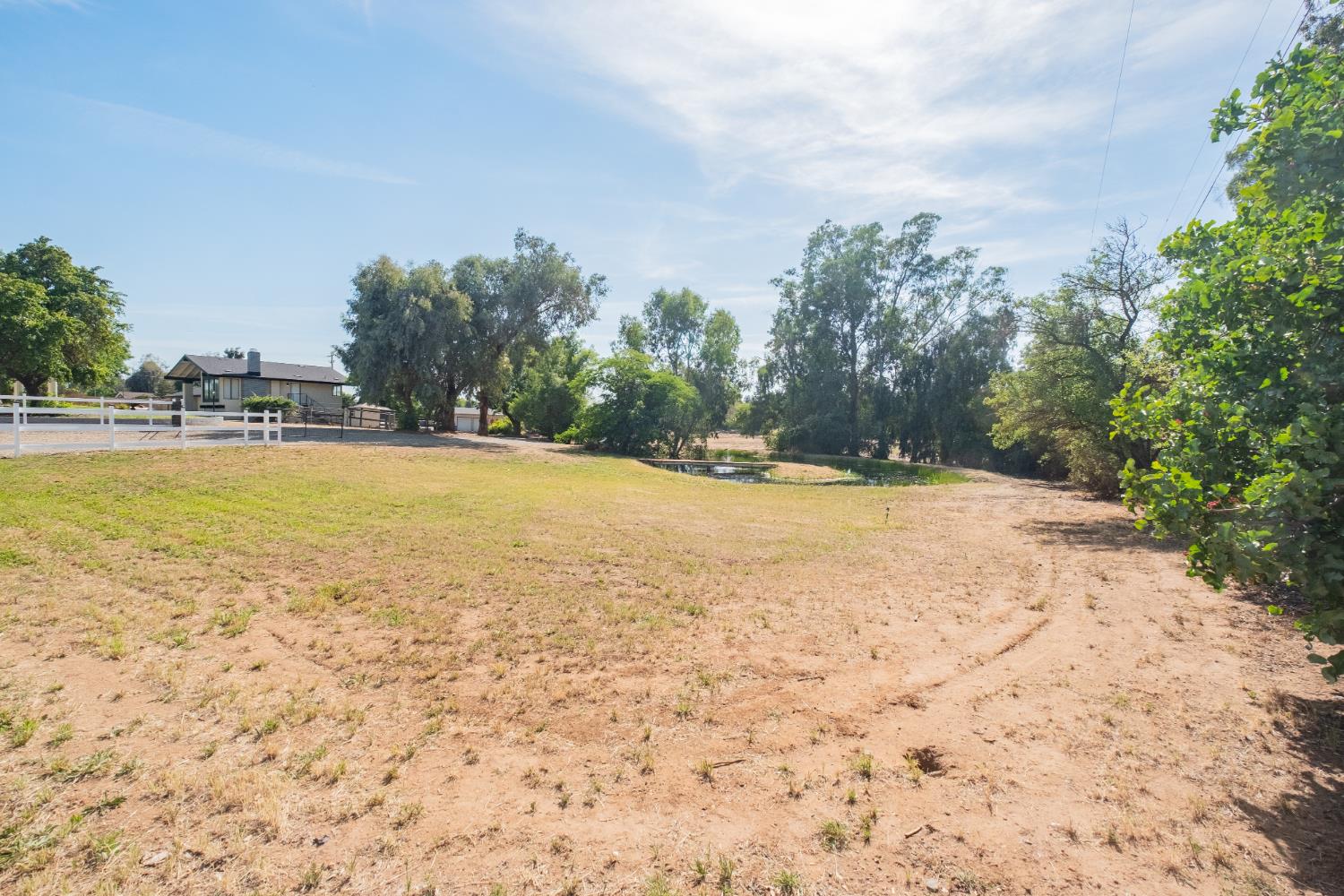 5451 Amber Ave, Clovis, CA 93619