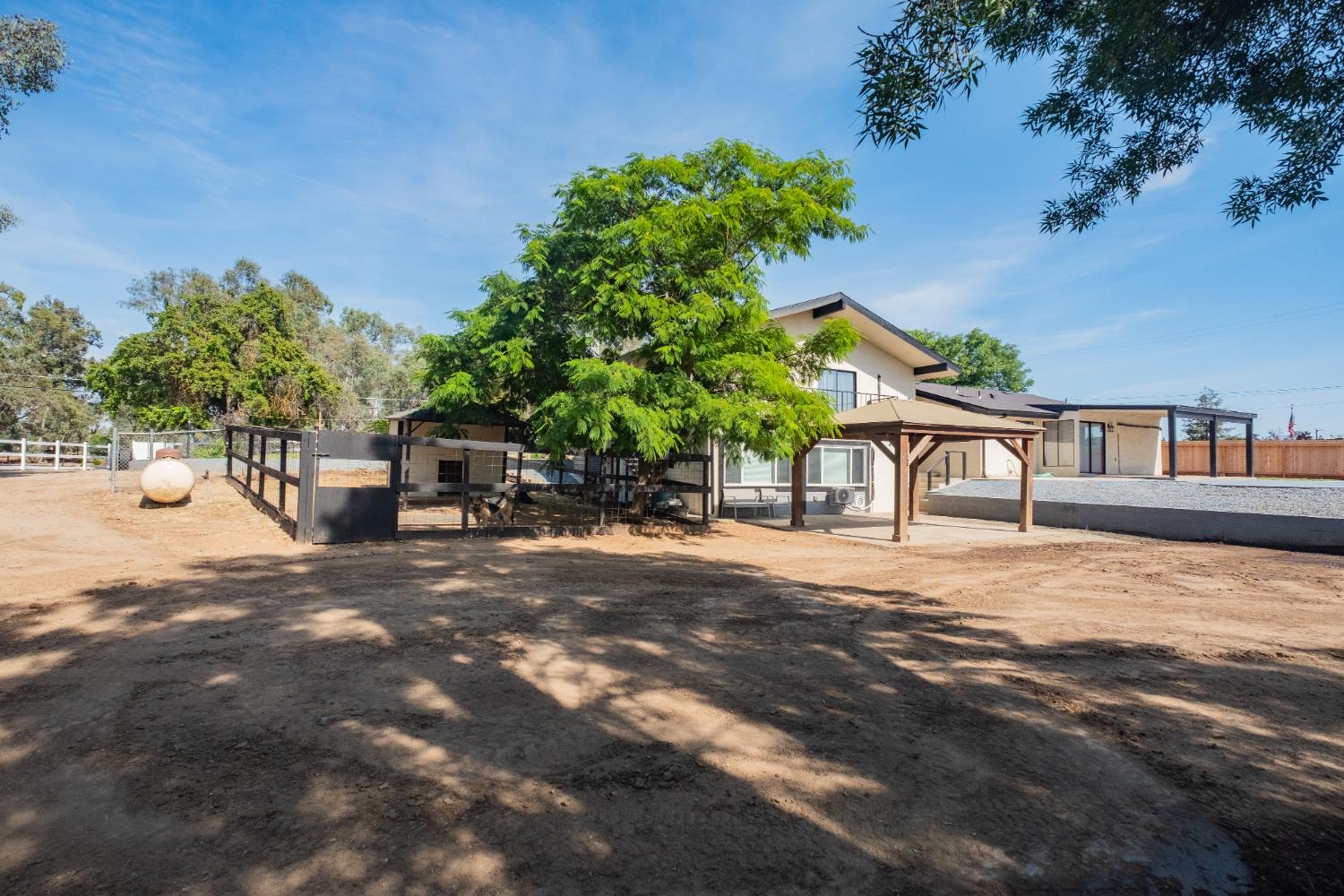 5451 Amber Ave, Clovis, CA 93619