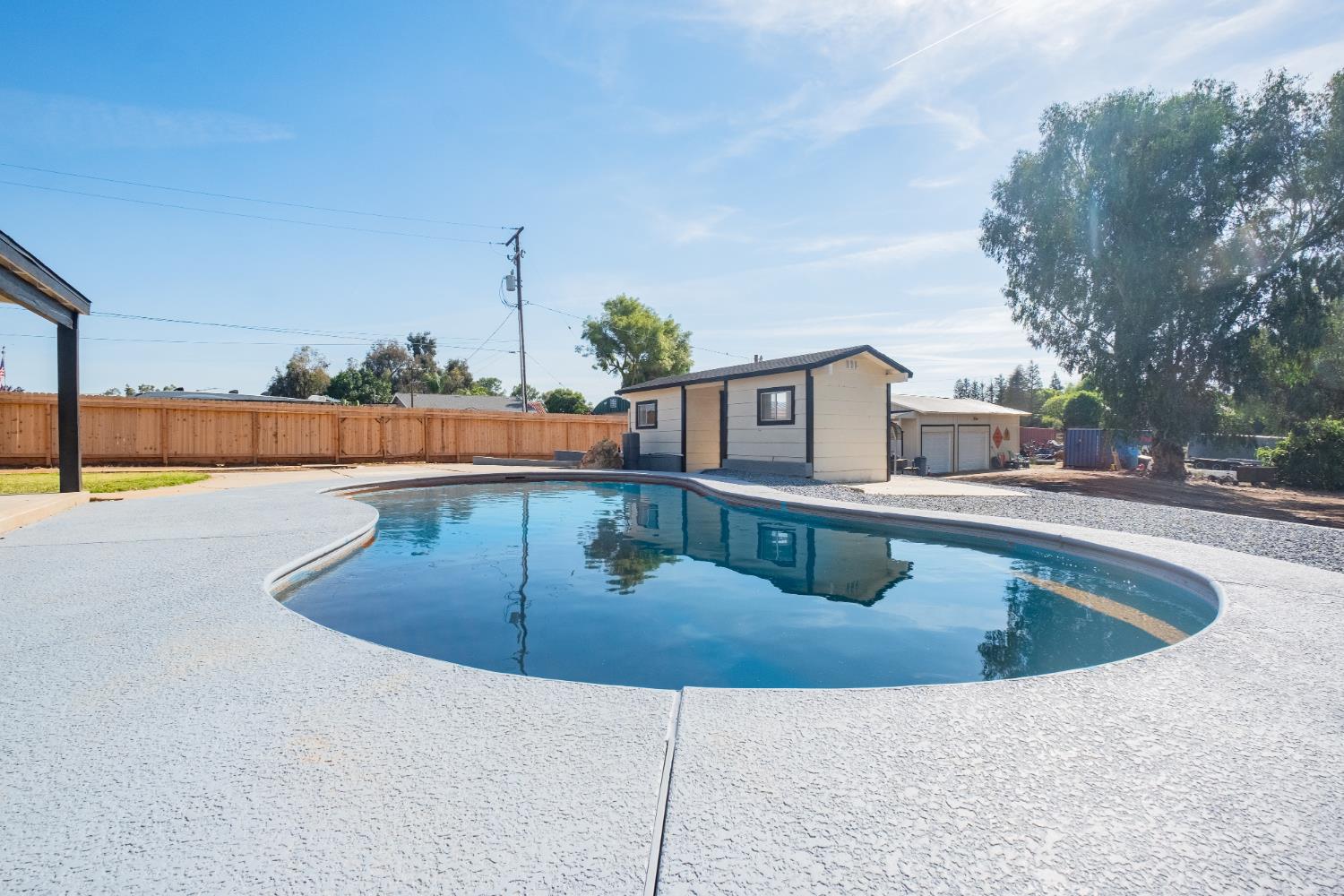 5451 Amber Ave, Clovis, CA 93619
