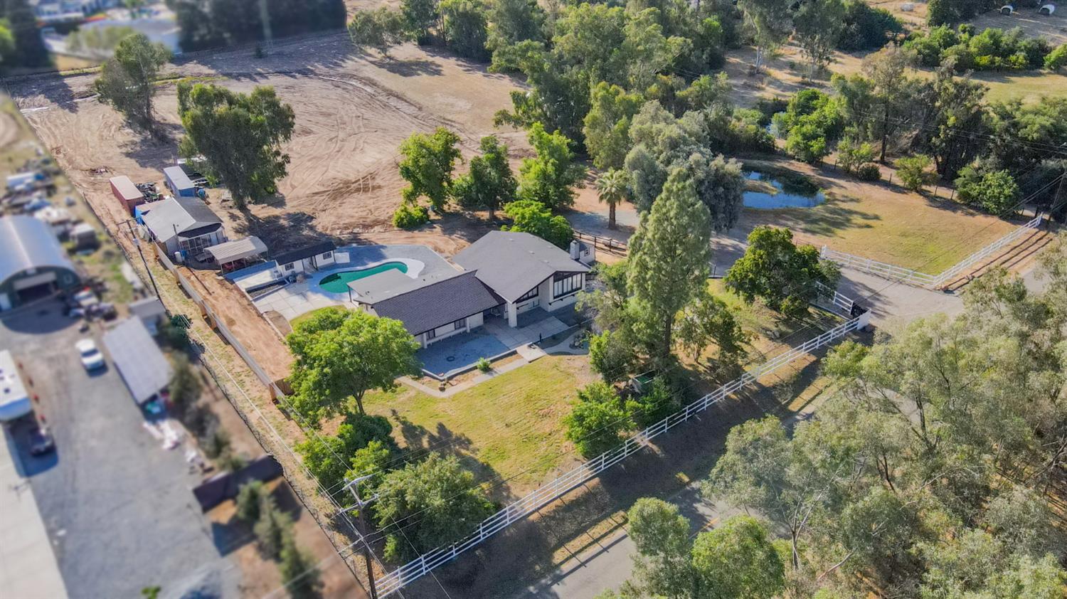 5451 Amber Ave, Clovis, CA 93619