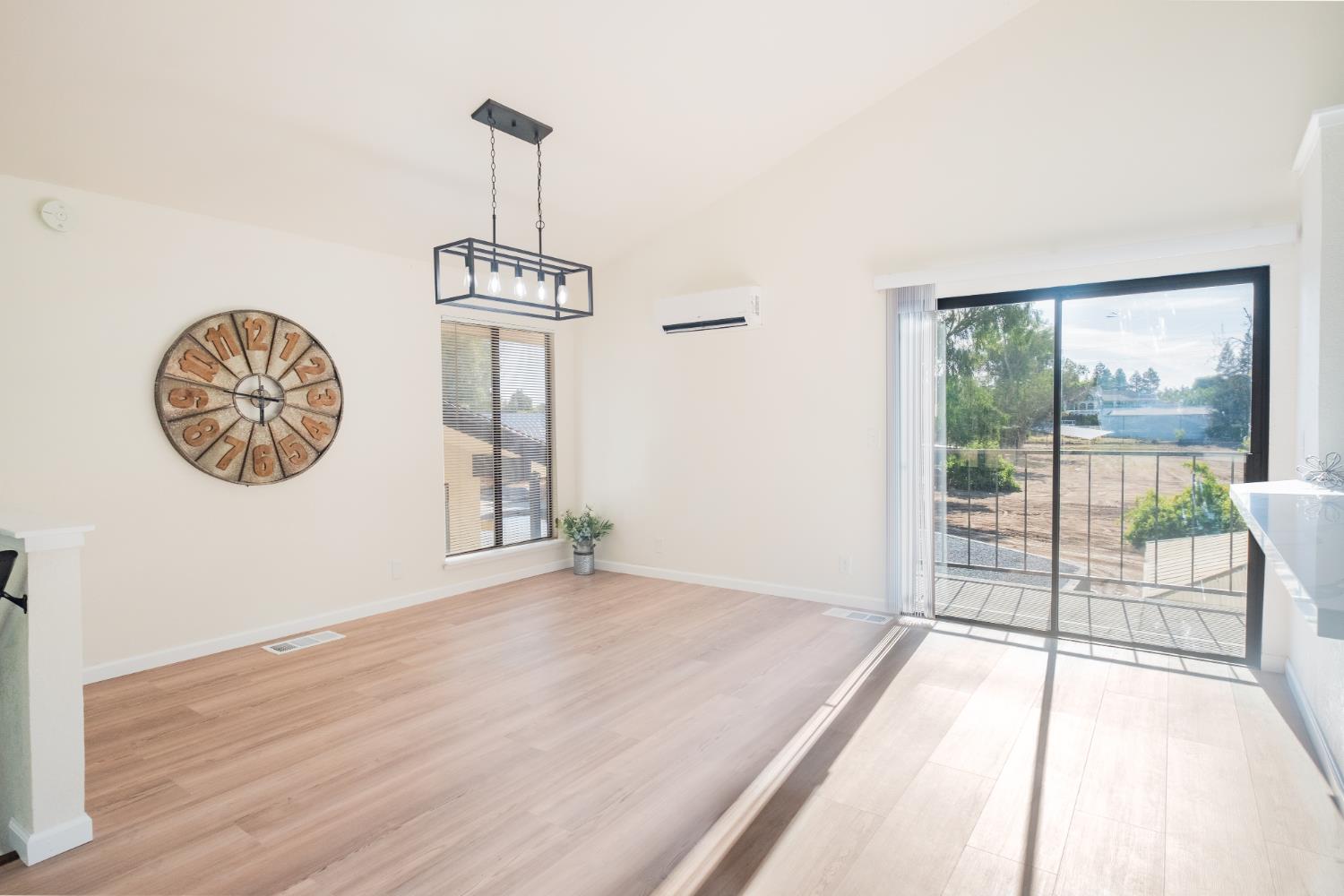 5451 Amber Ave, Clovis, CA 93619