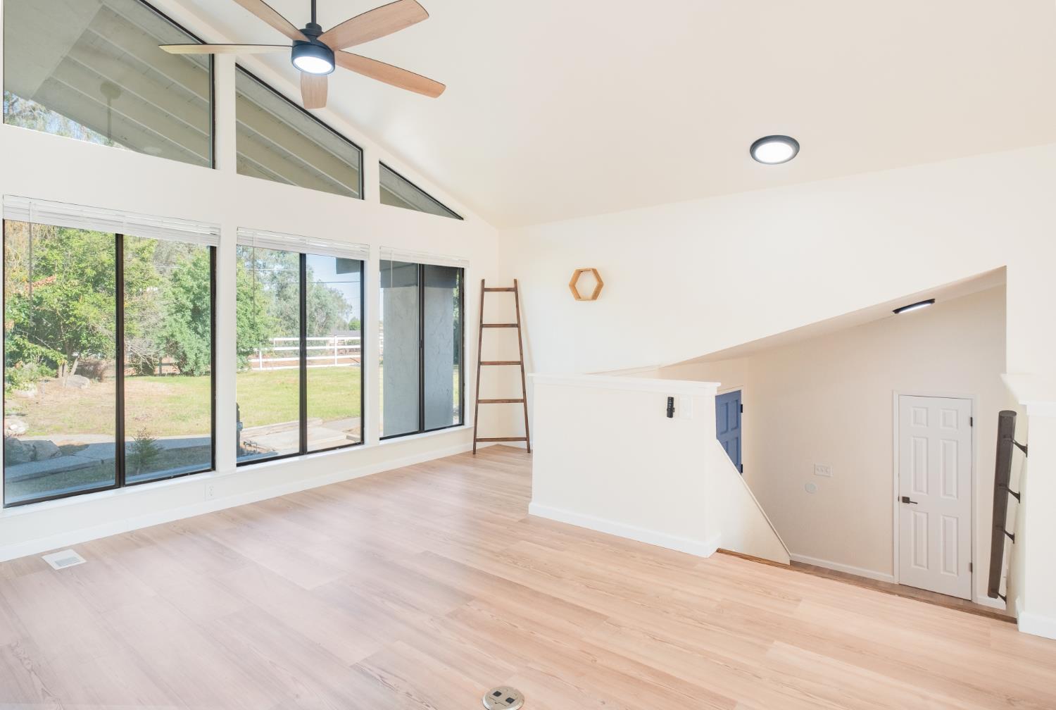 5451 Amber Ave, Clovis, CA 93619