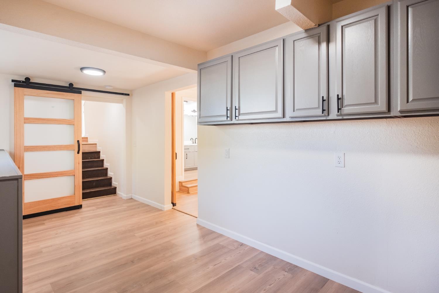 5451 Amber Ave, Clovis, CA 93619