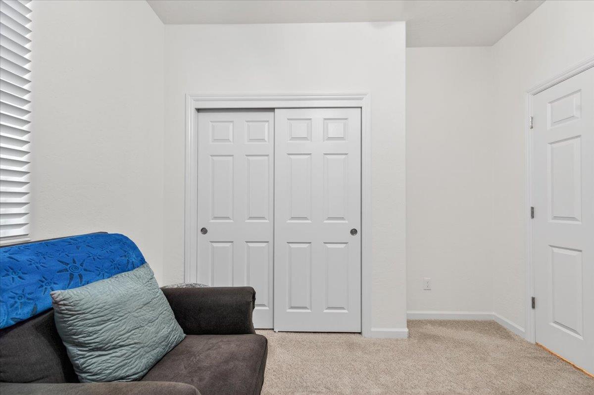 1794 N Carriage Ave, Fresno, CA 93727