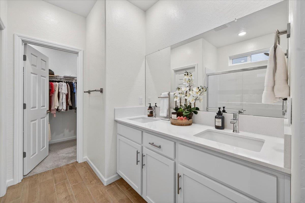 1794 N Carriage Ave, Fresno, CA 93727