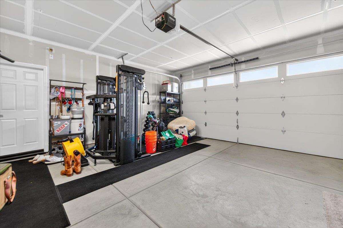 1794 N Carriage Ave, Fresno, CA 93727