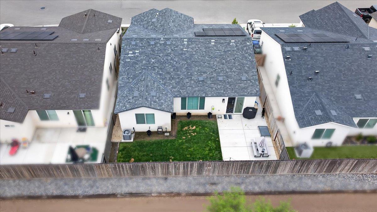 1794 N Carriage Ave, Fresno, CA 93727