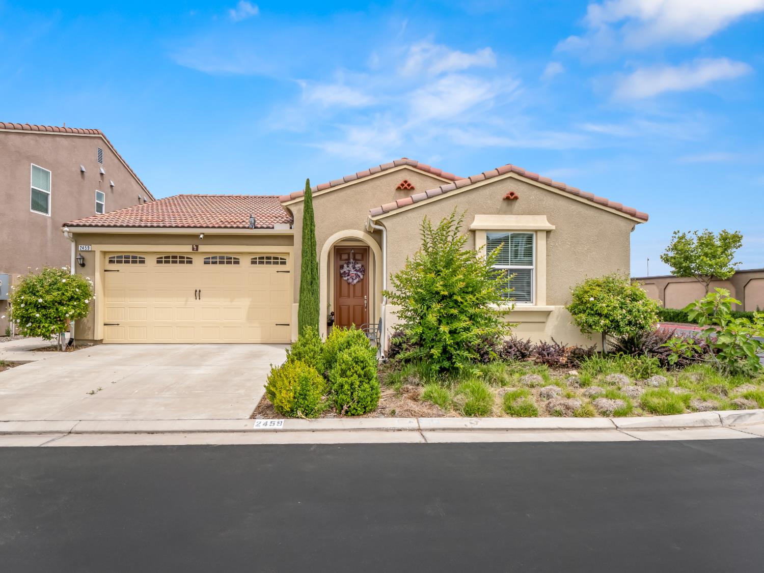 2459 Lombard Ln, Clovis, CA 93619