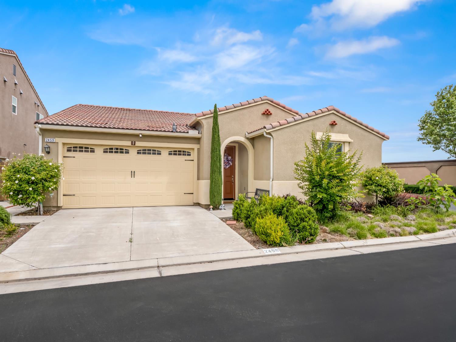 2459 Lombard Ln, Clovis, CA 93619