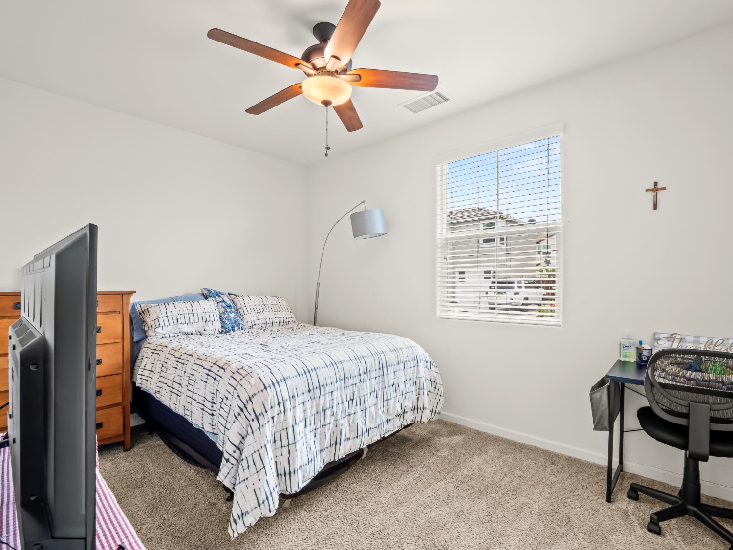 2459 Lombard Ln, Clovis, CA 93619