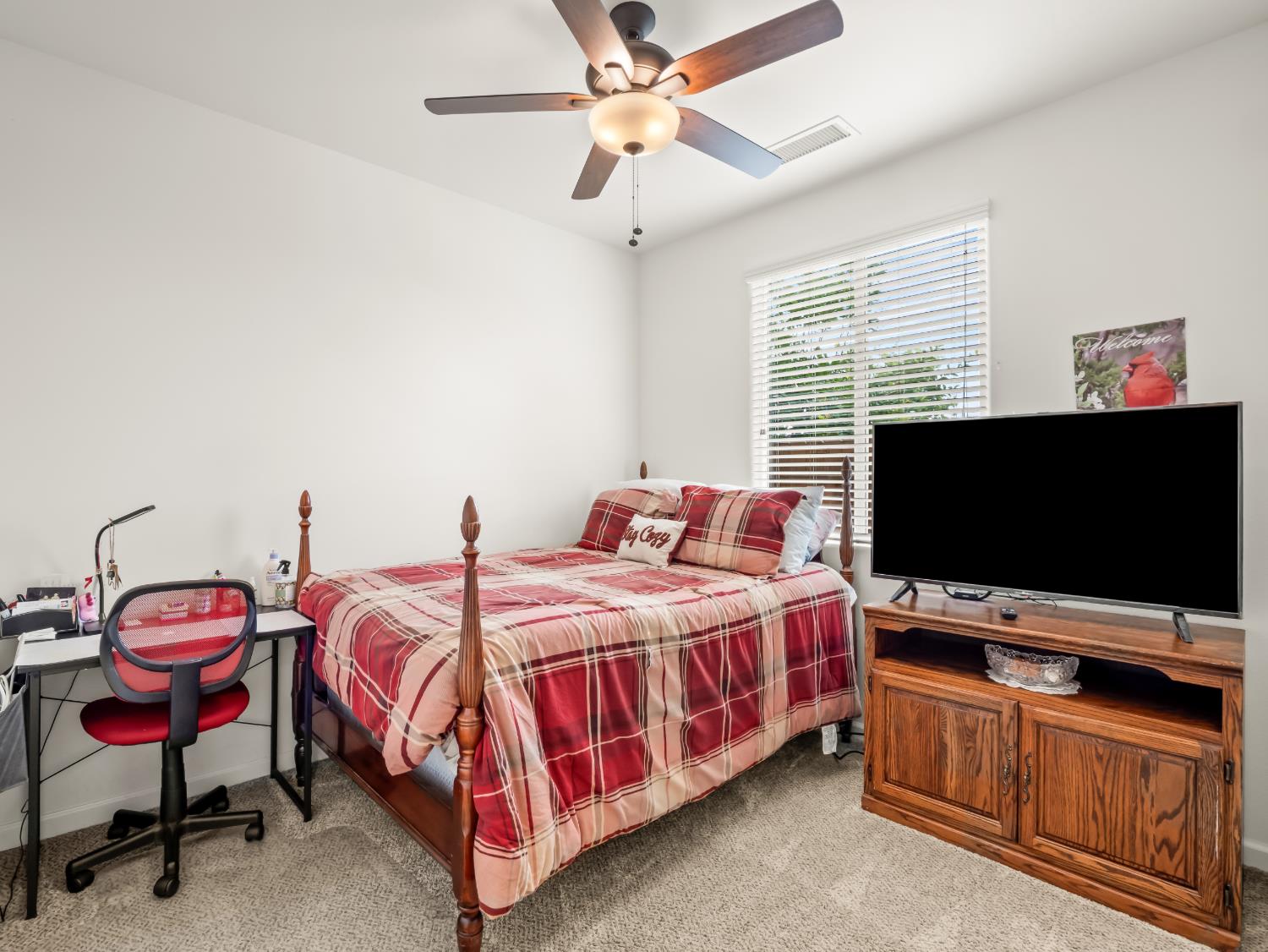 2459 Lombard Ln, Clovis, CA 93619