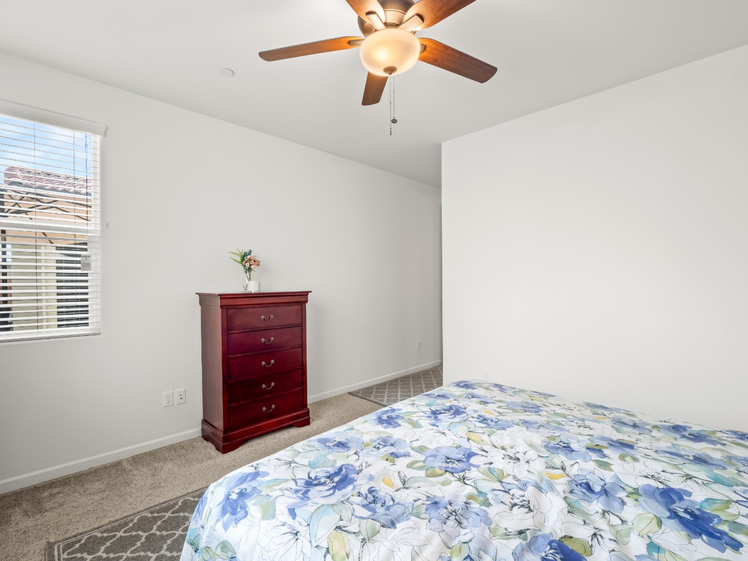 2459 Lombard Ln, Clovis, CA 93619