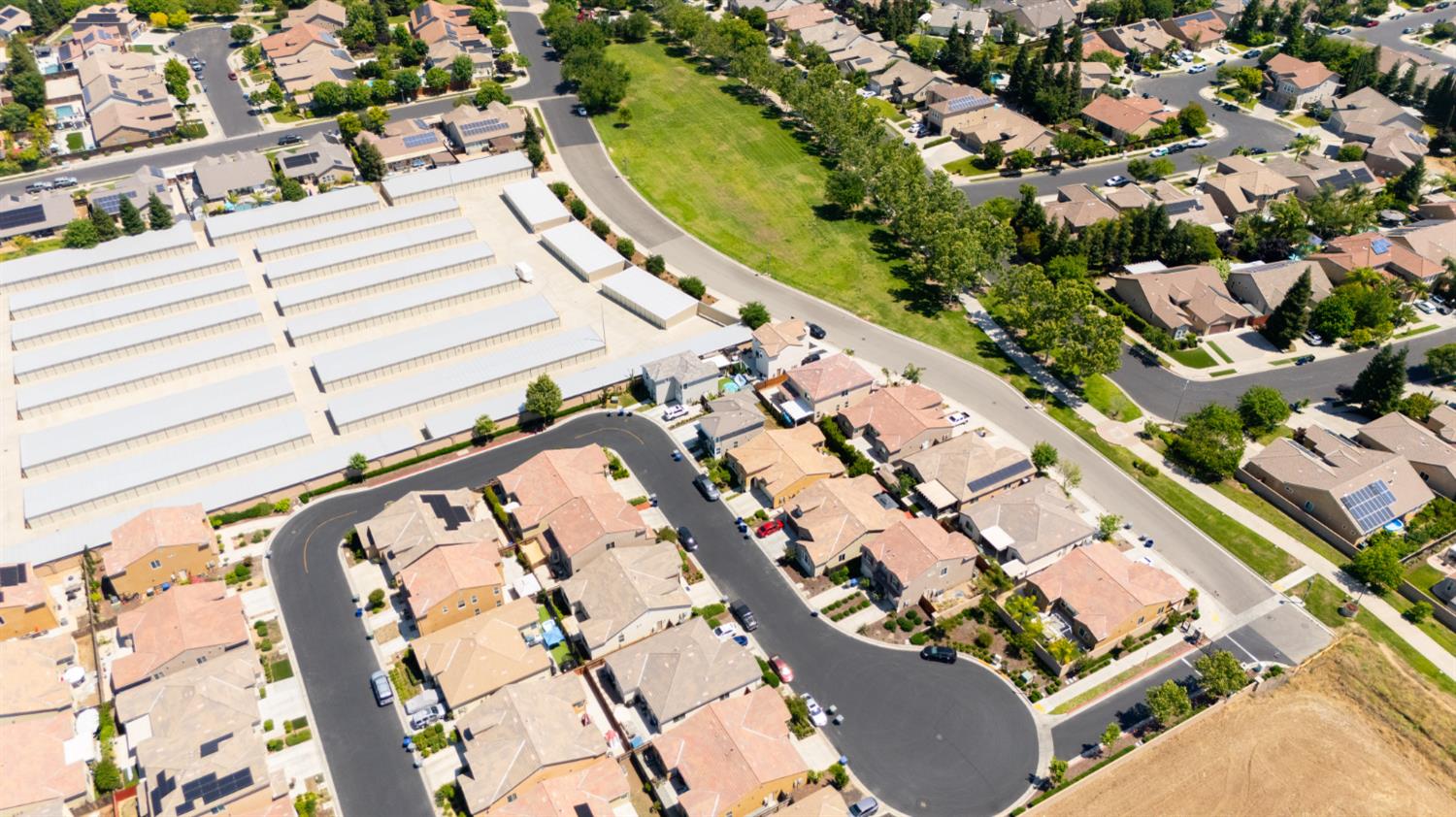 2459 Lombard Ln, Clovis, CA 93619