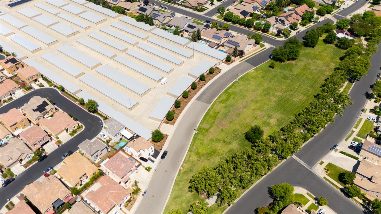 2459 Lombard Ln, Clovis, CA 93619